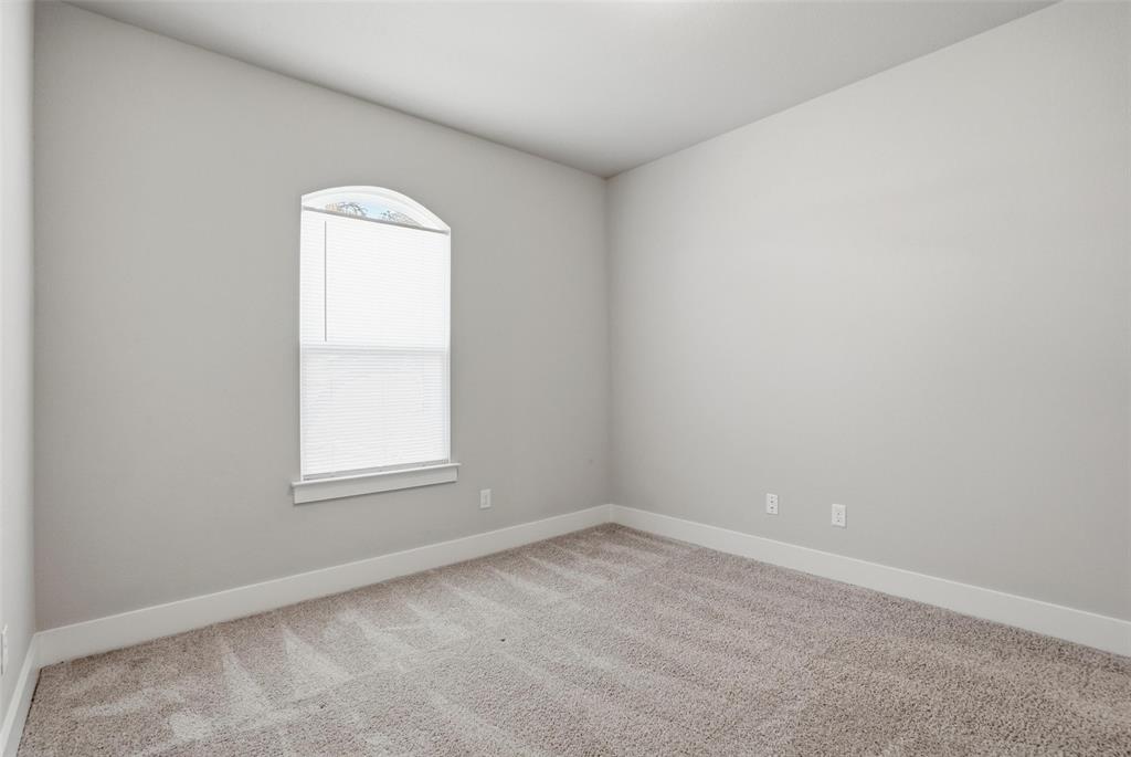 504 Payne Lane Springtown, TX 76082 - Photo 7 of 40