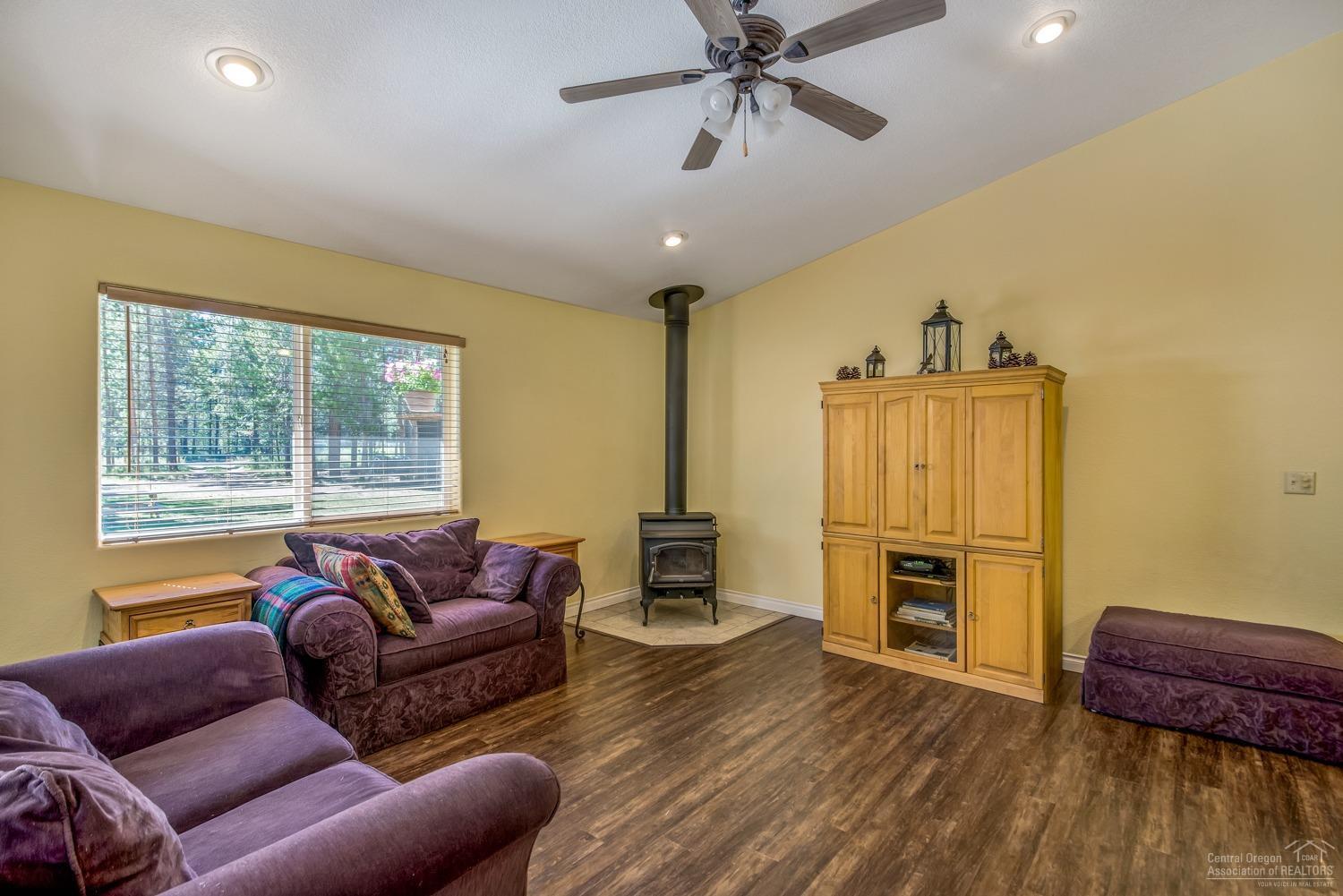 55613 Swan Road Bend, OR 97707 - Photo 6 of 25 Additional Photo