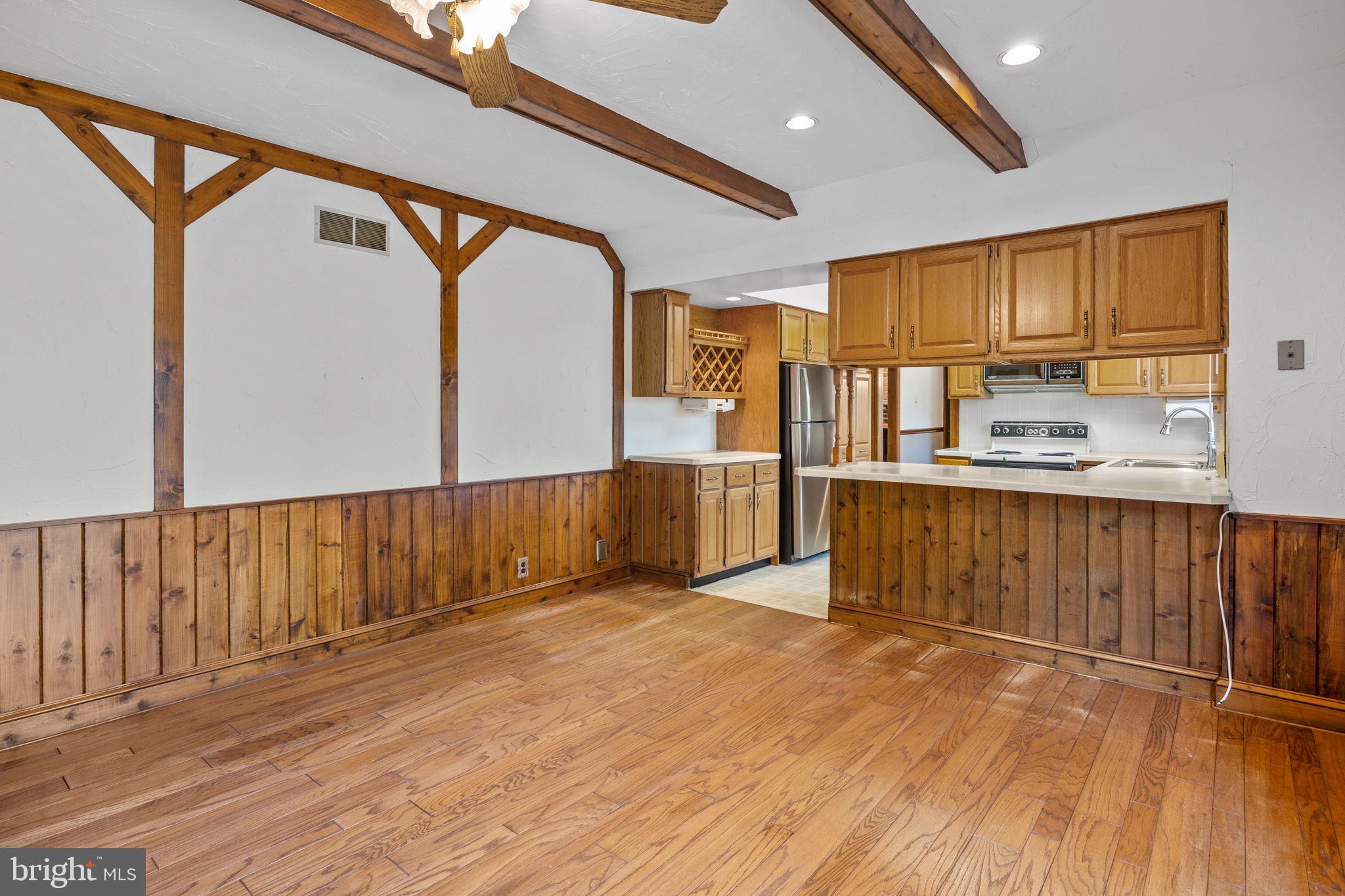 6642 Upper York Road New Hope, PA 18938 - Photo 15 of 38 Kitchen Eat-In Area