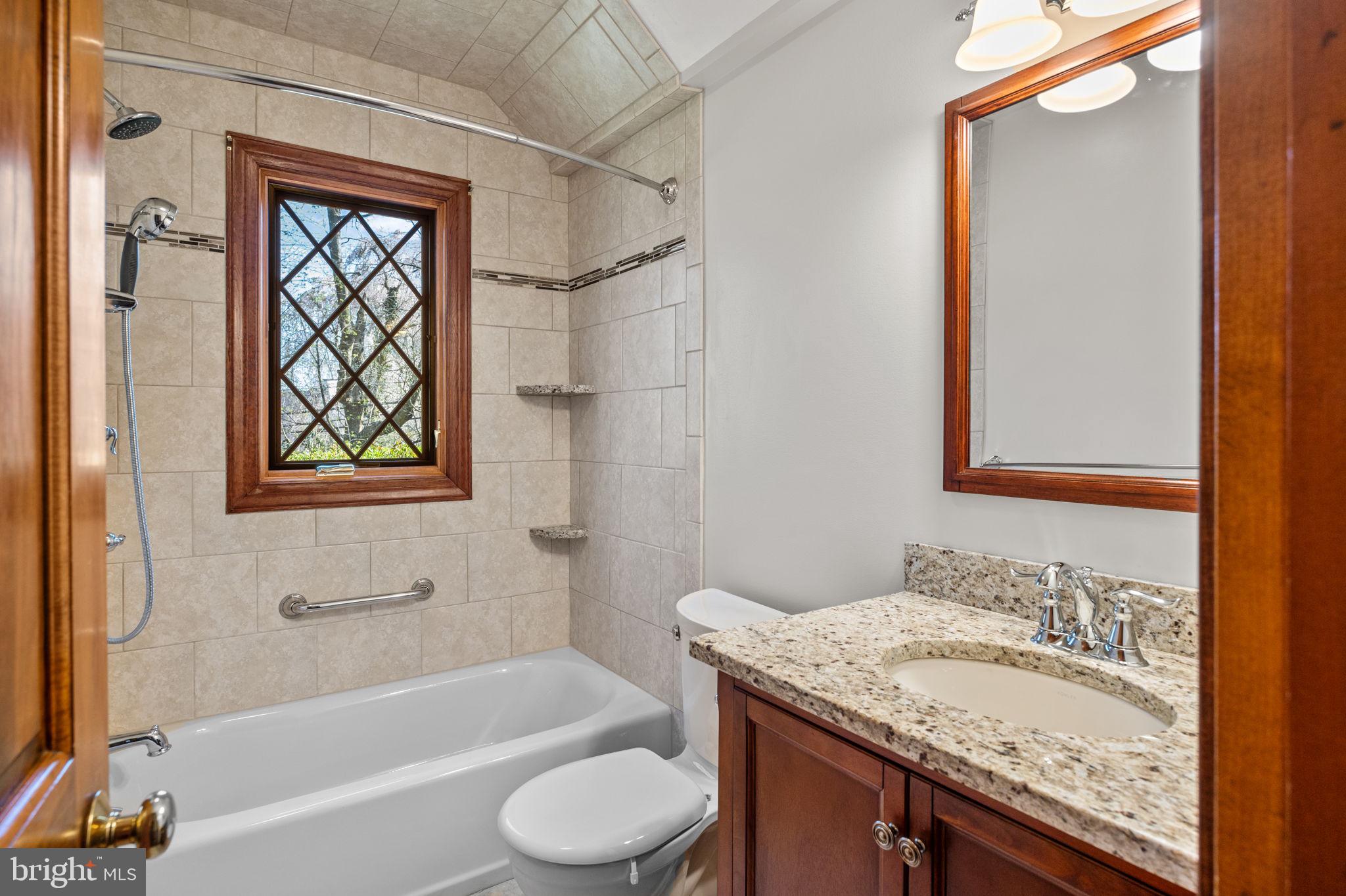 6642 Upper York Road New Hope, PA 18938 - Photo 23 of 38 Hall Bath