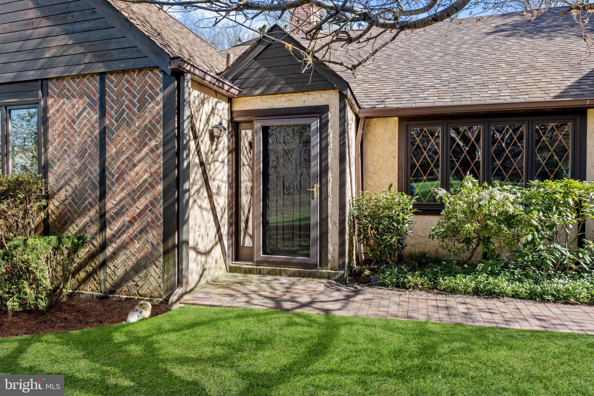 6642 Upper York Road New Hope, PA 18938 - Photo 3 of 38 Front Entry