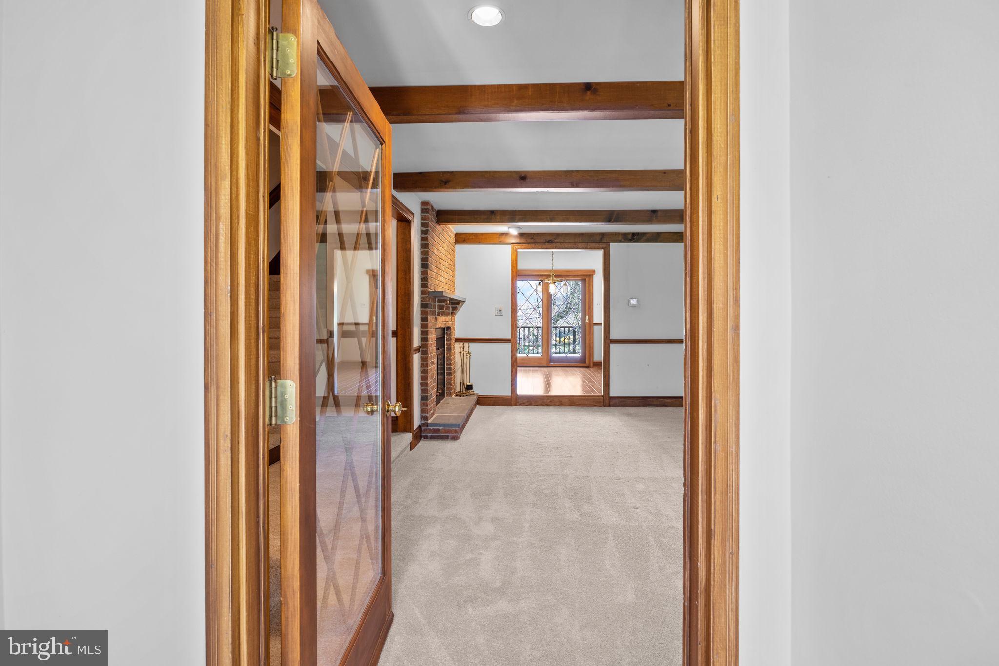 6642 Upper York Road New Hope, PA 18938 - Photo 4 of 38 Entryway