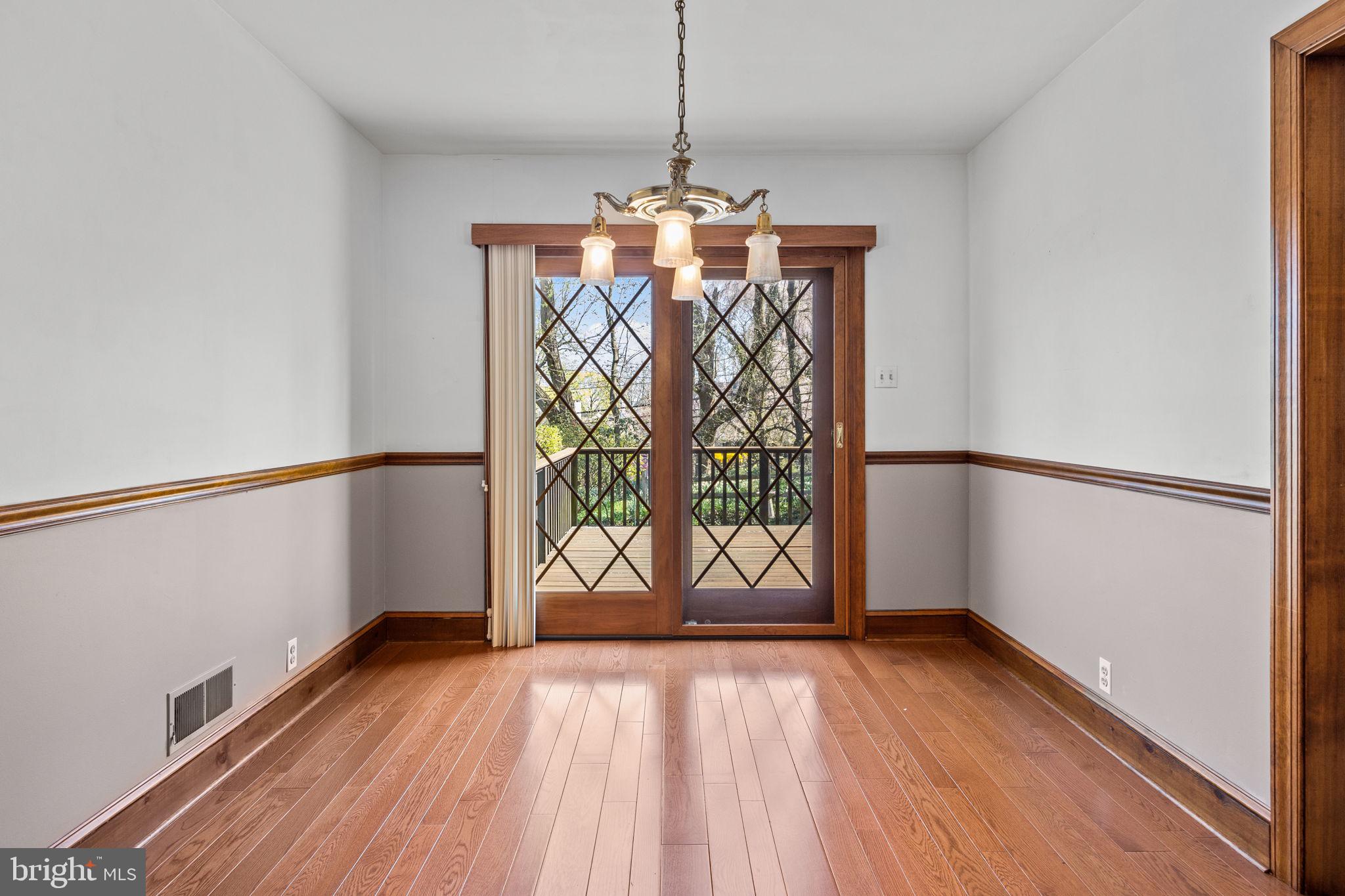 6642 Upper York Road New Hope, PA 18938 - Photo 8 of 38 Dining Room