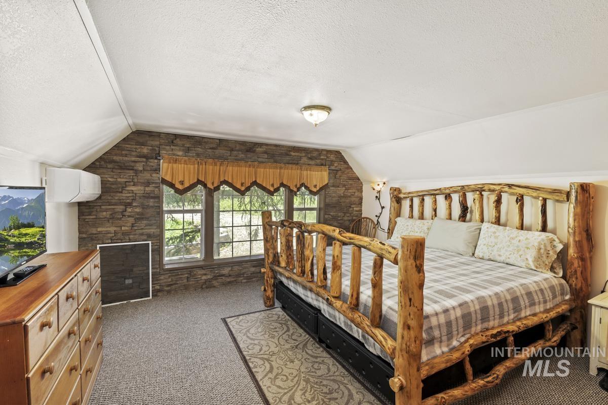 567 West Mountain Road Cascade, ID 83611 - Photo 17 of 32