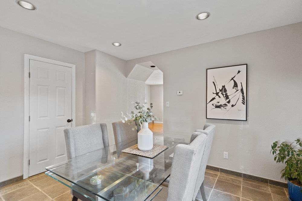 19 Jolley Way Scotts Valley, CA 95066 - Photo 14 of 56 a living room with furniture and flowers