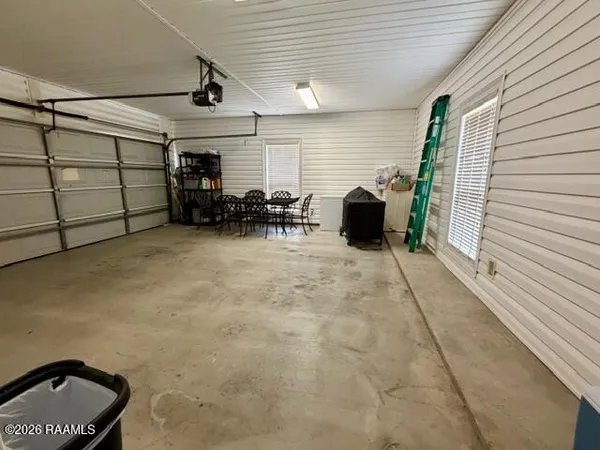 $2,800 | 4017 Coco Miquel Road, New Iberia, LA 70560
