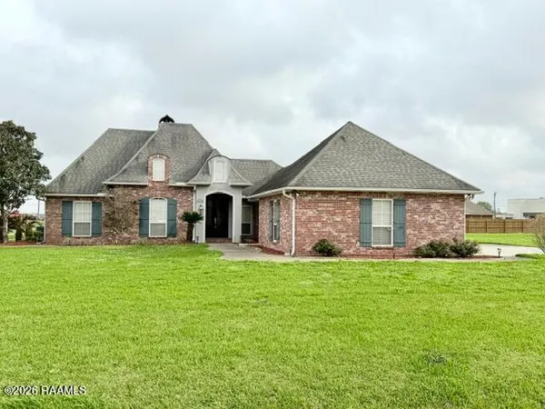 $2,800 | 4017 Coco Miquel Road, New Iberia, LA 70560