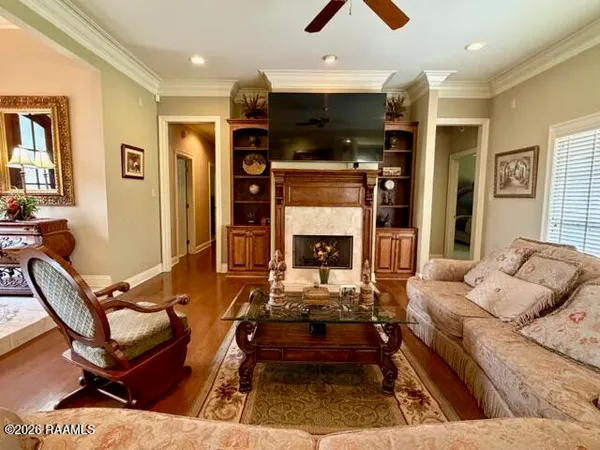 $2,800 | 4017 Coco Miquel Road, New Iberia, LA 70560