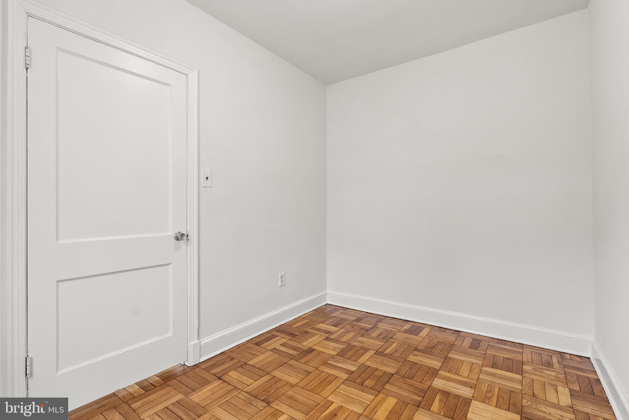 4491 MacArthur Boulevard Northwest, Unit 303 Washington, DC 20007 - Photo 21 of 37 a view of room