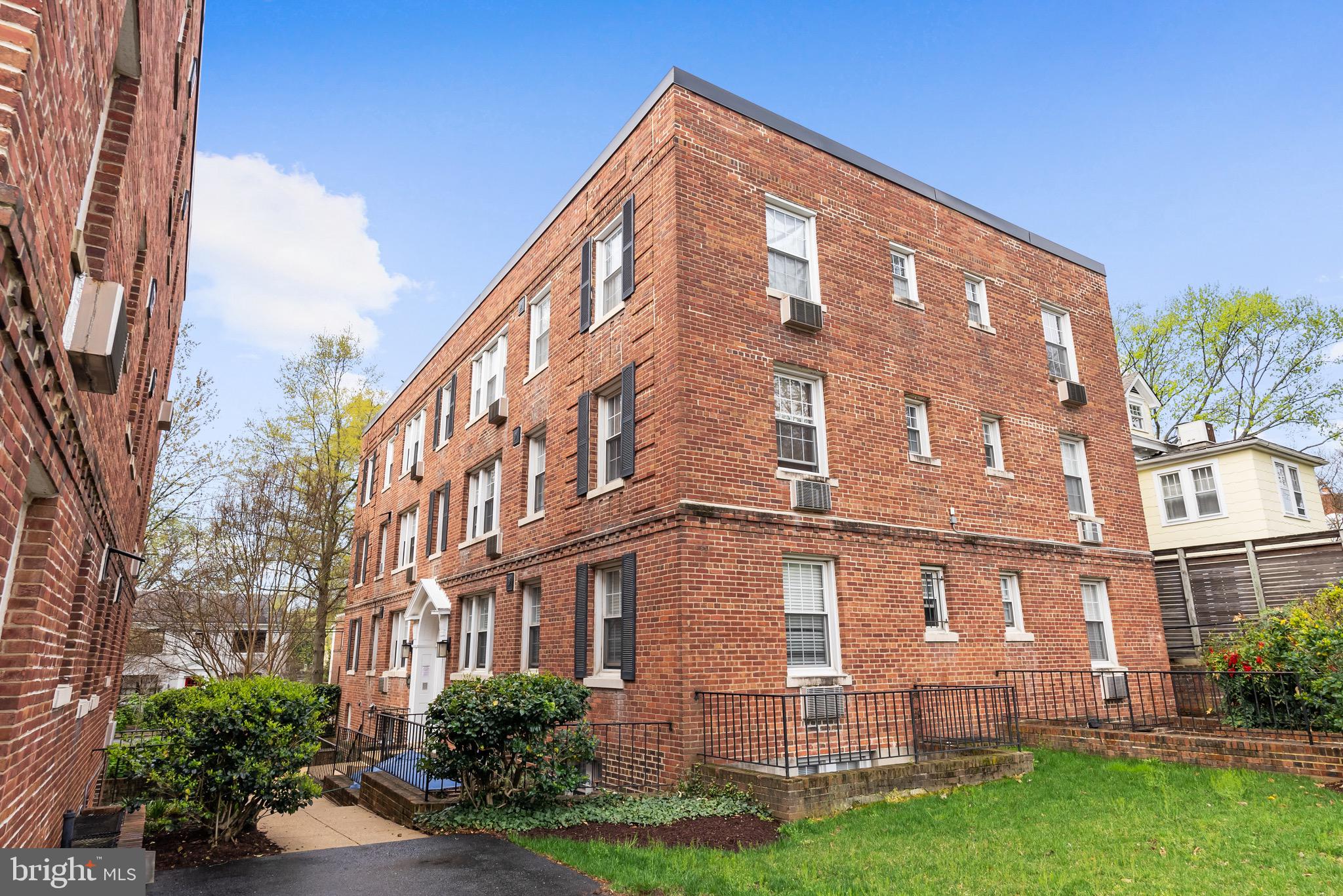 4491 MacArthur Boulevard Northwest, Unit 303 Washington, DC 20007 - Photo 25 of 37 a view of a building