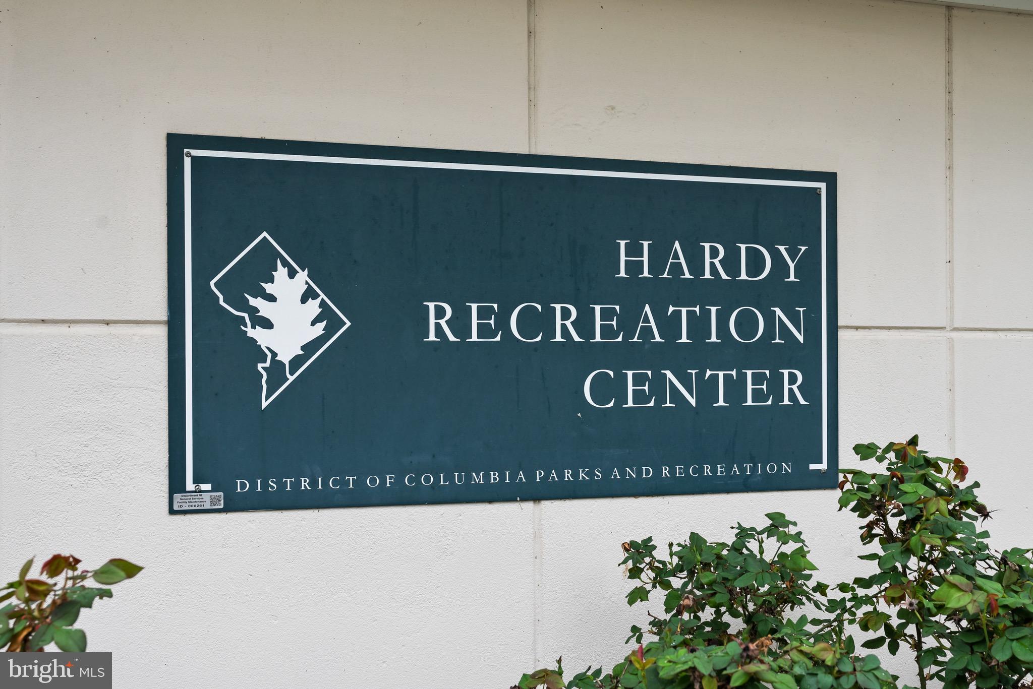 4491 MacArthur Boulevard Northwest, Unit 303 Washington, DC 20007 - Photo 33 of 37