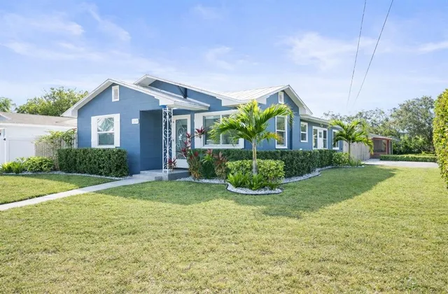 $700,000 | 148 Highland Avenue, Dunedin, FL 34698