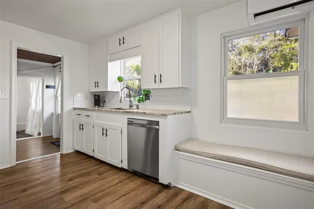 $700,000 | 148 Highland Avenue, Dunedin, FL 34698