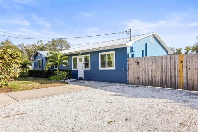 $700,000 | 148 Highland Avenue, Dunedin, FL 34698