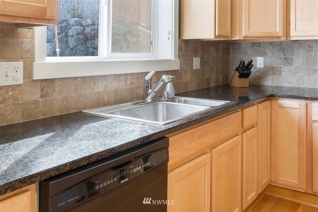 1025 Ridge Street Mukilteo, WA 98275 - Photo 14 of 25 Gallery Image 14