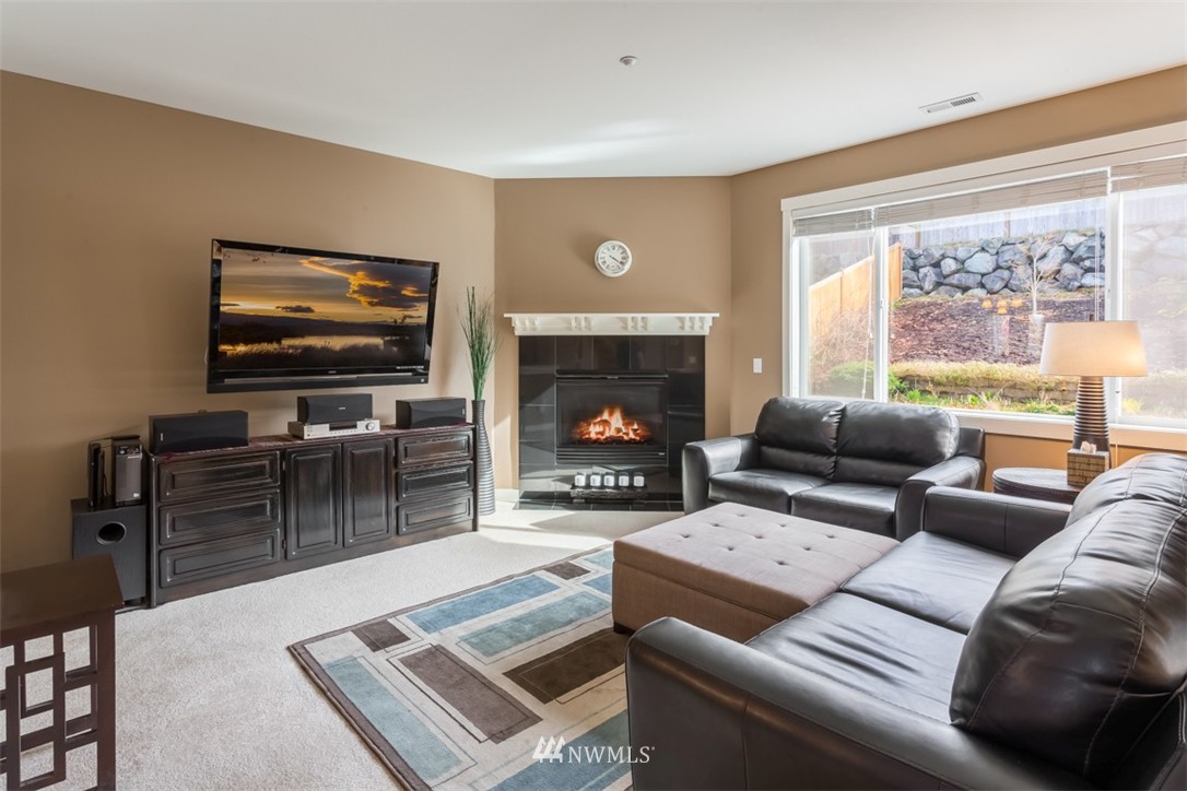 1025 Ridge Street Mukilteo, WA 98275 - Photo 9 of 25 Gallery Image 9