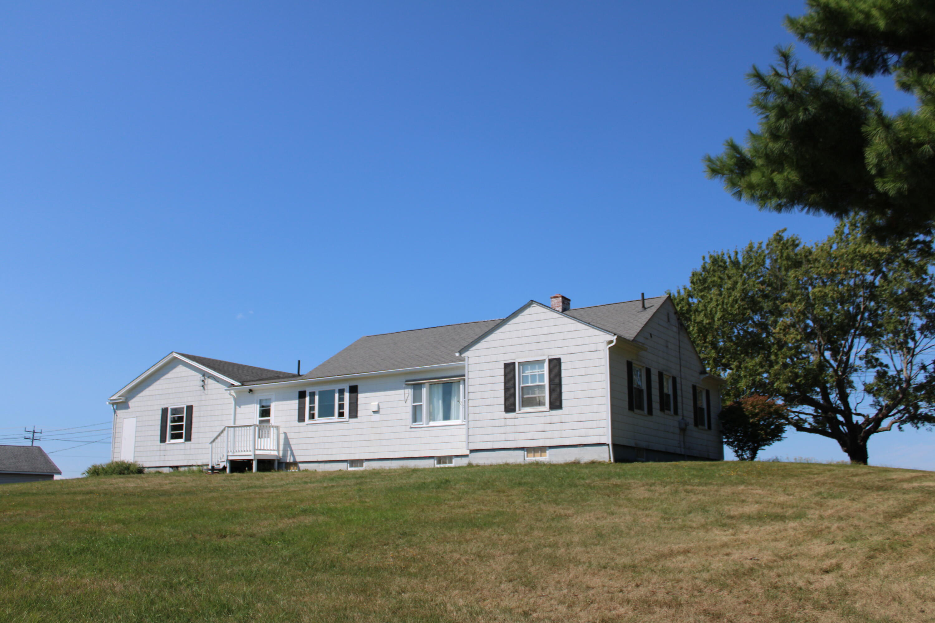 90 Green Point Road Brewer, ME 04412 - Photo 3 of 40 PIC 1