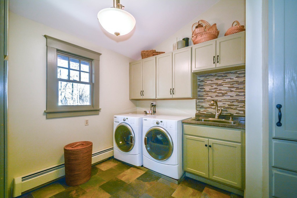 129 Howard Street Reading, MA 01867 - Photo 14 of 30 Gallery Image 14