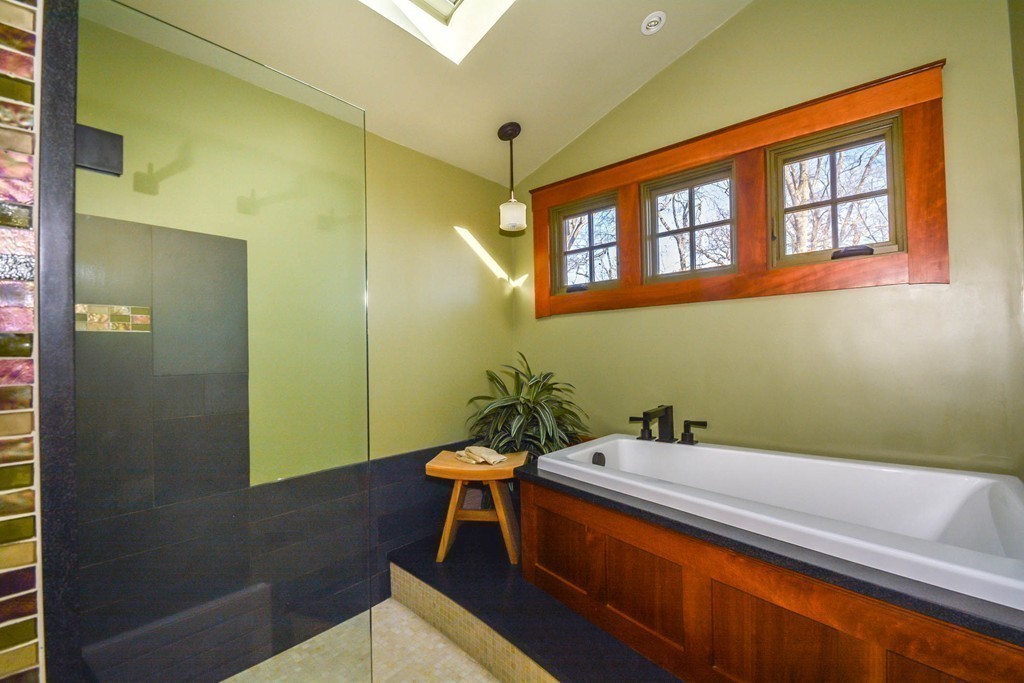 129 Howard Street Reading, MA 01867 - Photo 18 of 30 Gallery Image 18