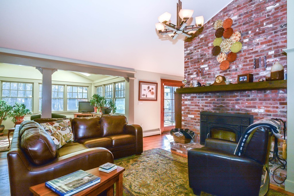 129 Howard Street Reading, MA 01867 - Photo 3 of 30 Gallery Image 3