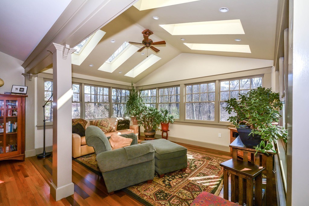 129 Howard Street Reading, MA 01867 - Photo 6 of 30 Gallery Image 6