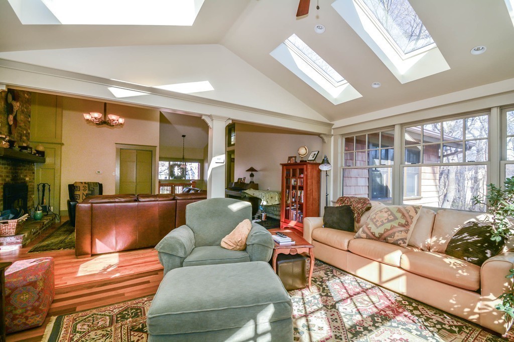 129 Howard Street Reading, MA 01867 - Photo 8 of 30 Gallery Image 8