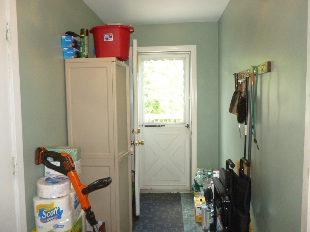 13 Harwich Street Worcester, MA 01607 - Photo 5 of 14 Gallery Image 5