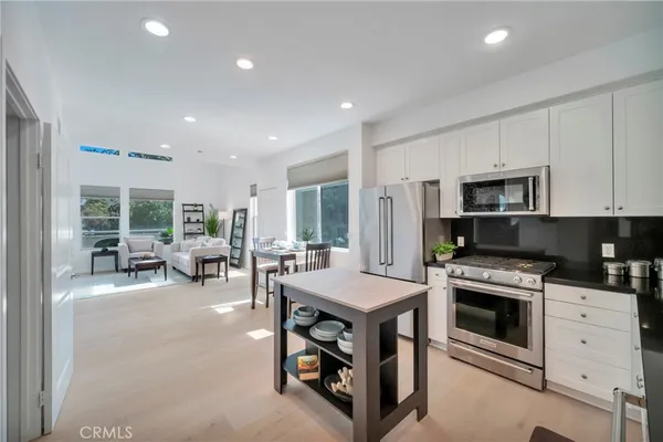 $790,000 | 5550 Boardwalk, Unit 102, Hawthorne, CA 90250