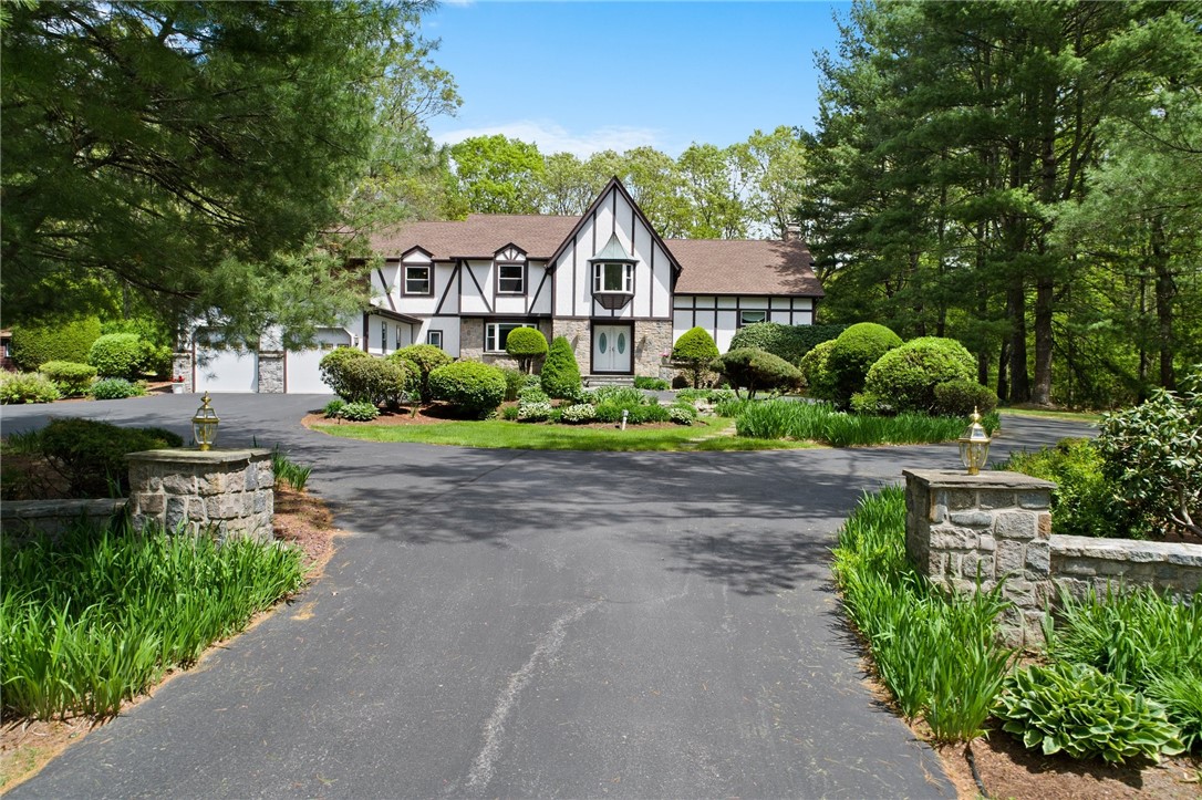 8 Wingate Road Lincoln, RI 02865 - Photo 5 of 41 Gallery Image 5