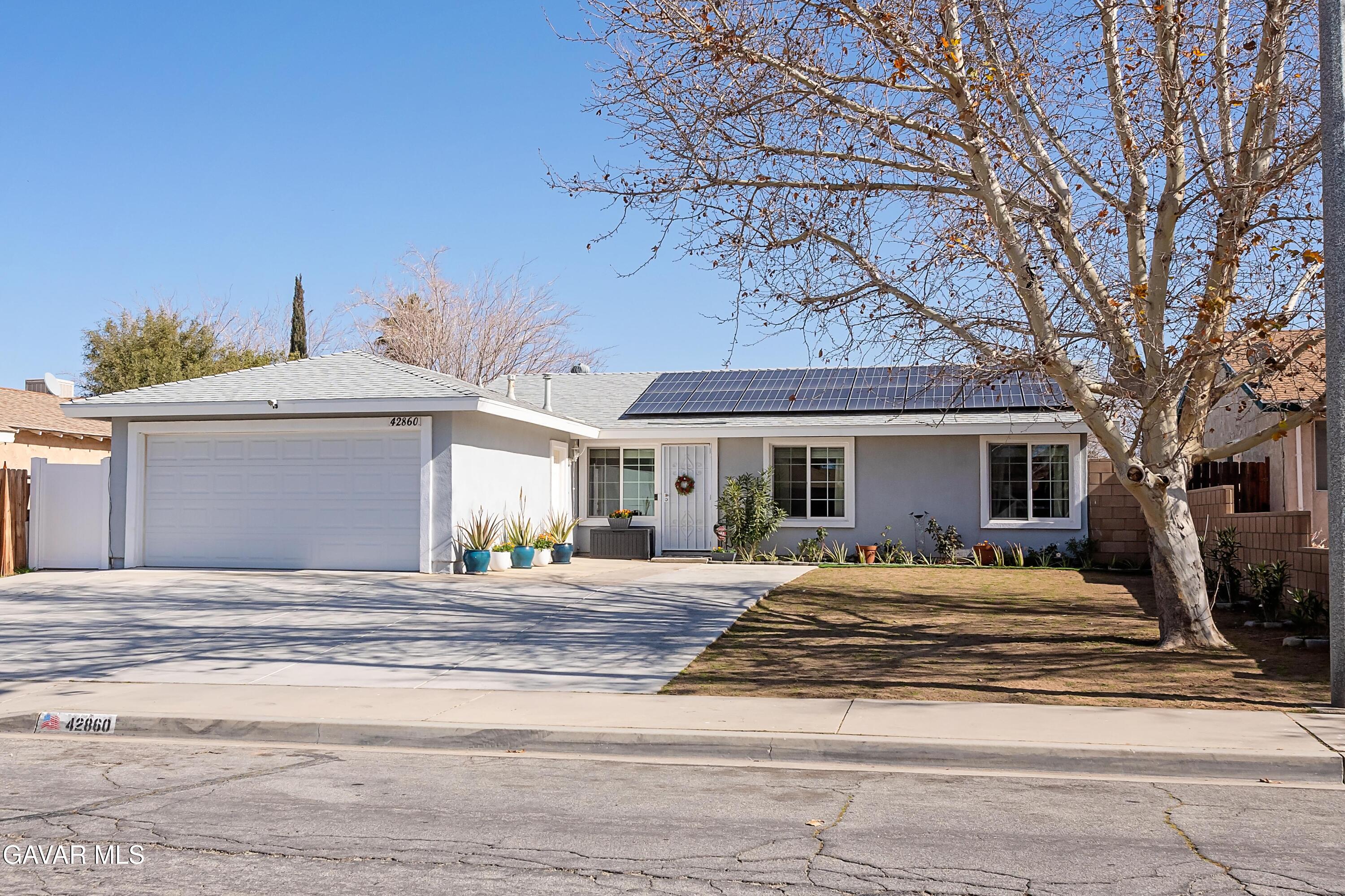 42860 Alep Street Lancaster, CA 93536 - Photo 2 of 34 SFP_2623