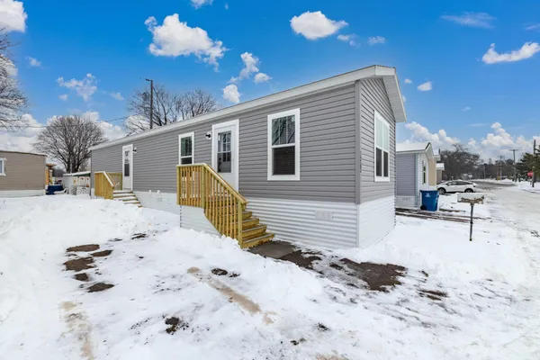$99,900 | 1267 Onondaga Street Northeast, Fridley, MN 55432