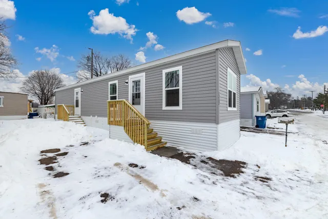 $99,900 | 1267 Onondaga Street Northeast, Fridley, MN 55432