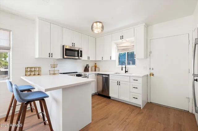 $350,000 | 3737 East Turney Avenue, Unit 206, Phoenix, AZ 85018