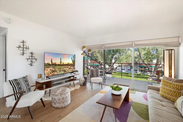 $350,000 | 3737 East Turney Avenue, Unit 206, Phoenix, AZ 85018