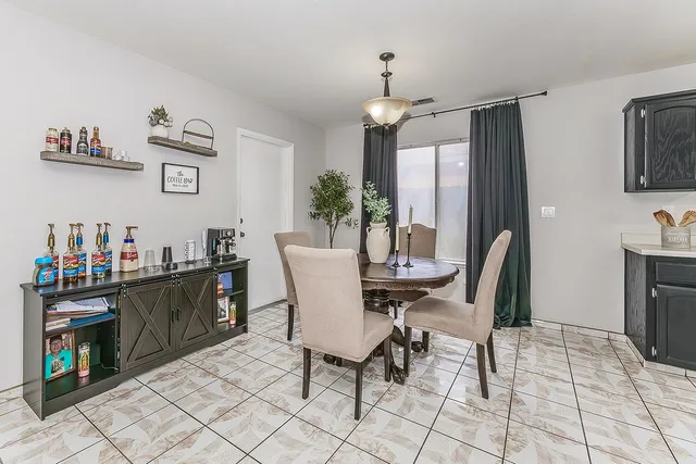 $410,000 | 201 Exie Lane, Dinuba, CA 93618