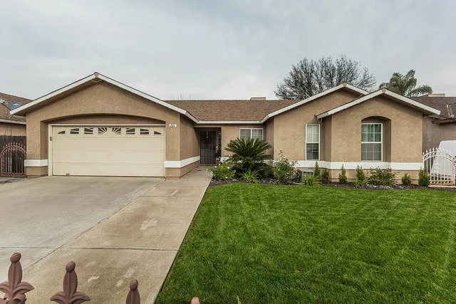 $410,000 | 201 Exie Lane, Dinuba, CA 93618