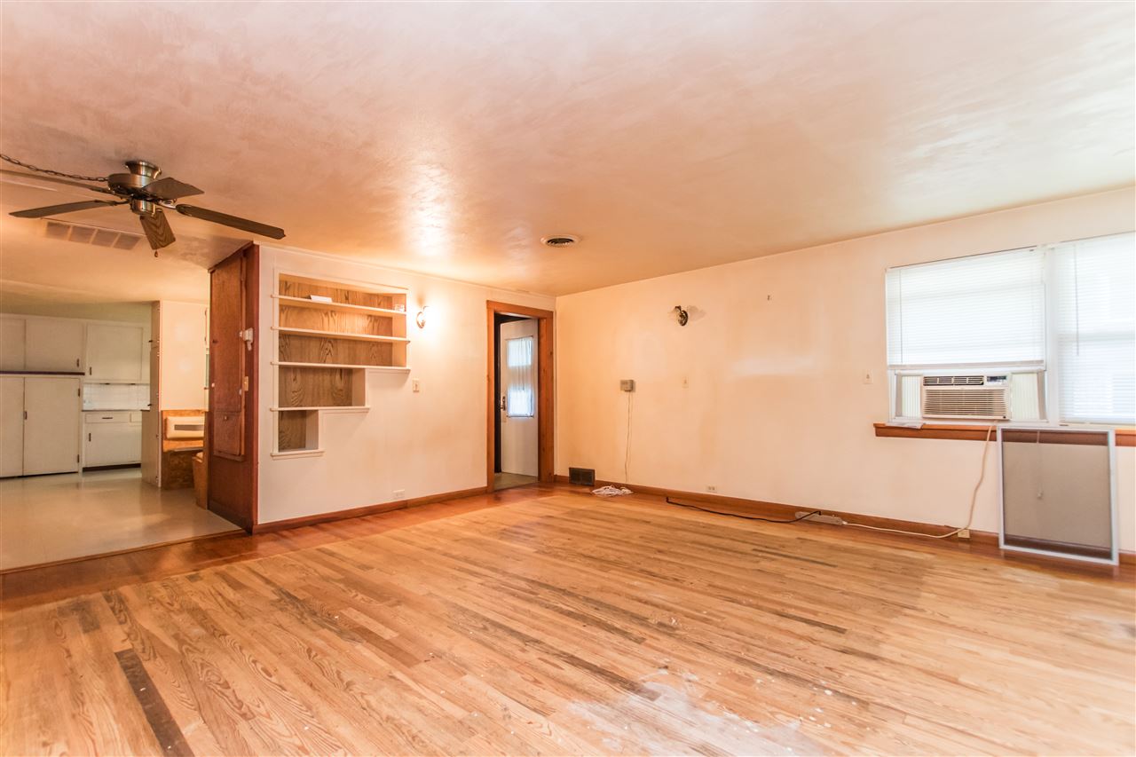 229 North Elmwood Road Farmington, IL 61531 - Photo 5 of 34 Gallery Image 5