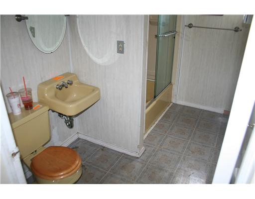 32 3rd Avenue Woonsocket, RI 02895 - Photo 8 of 10 Bathroom.