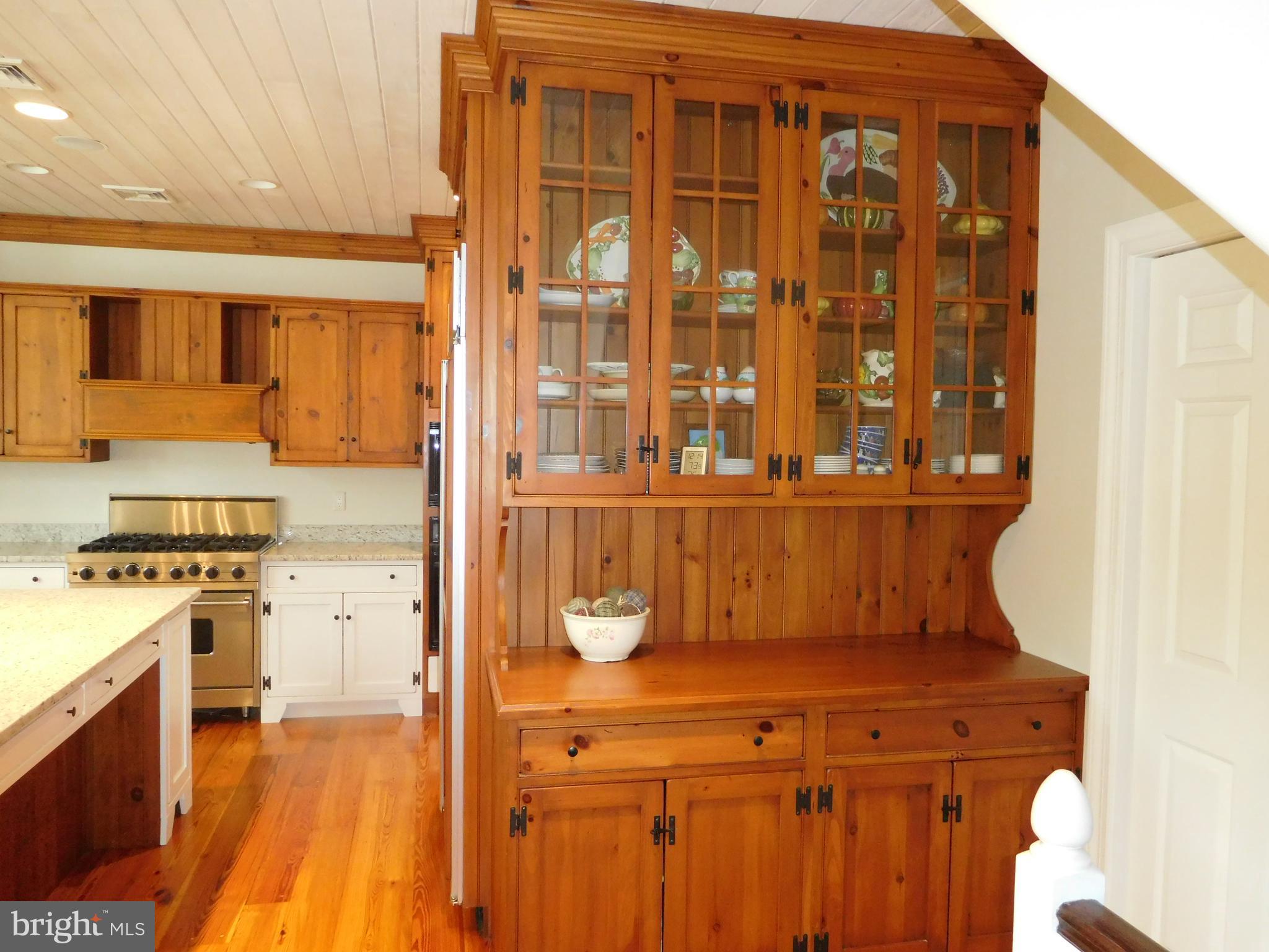 133 Brooke Farm Road Wayne, PA 19087 - Photo 20 of 45 Custom Cabinetry in The Kitchen