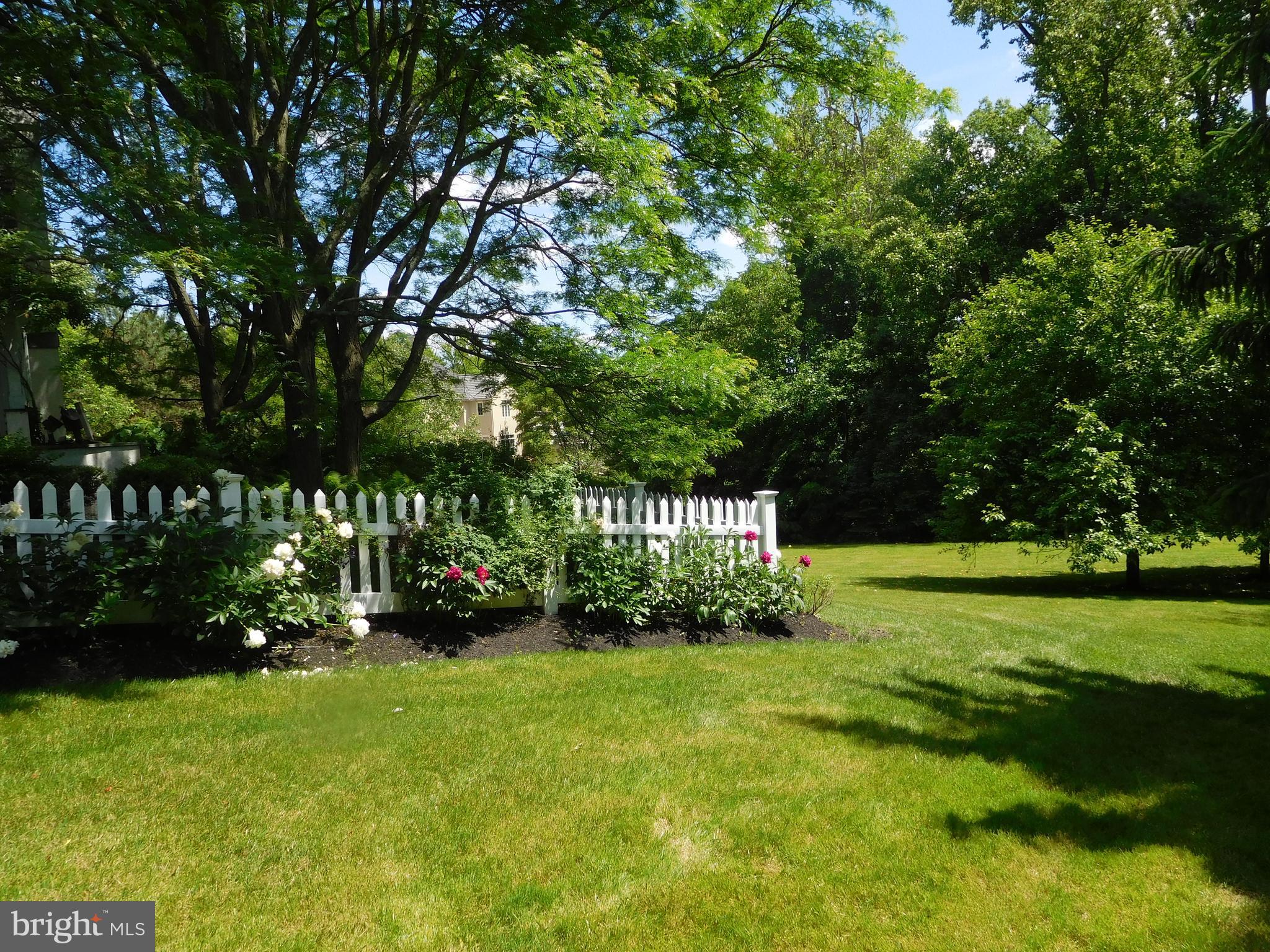 133 Brooke Farm Road Wayne, PA 19087 - Photo 38 of 45 Side Yard