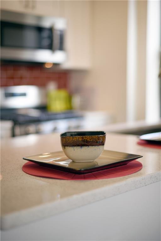 103 57th Street Pittsburgh, PA 15201 - Photo 10 of 49 a close view of flowerpot