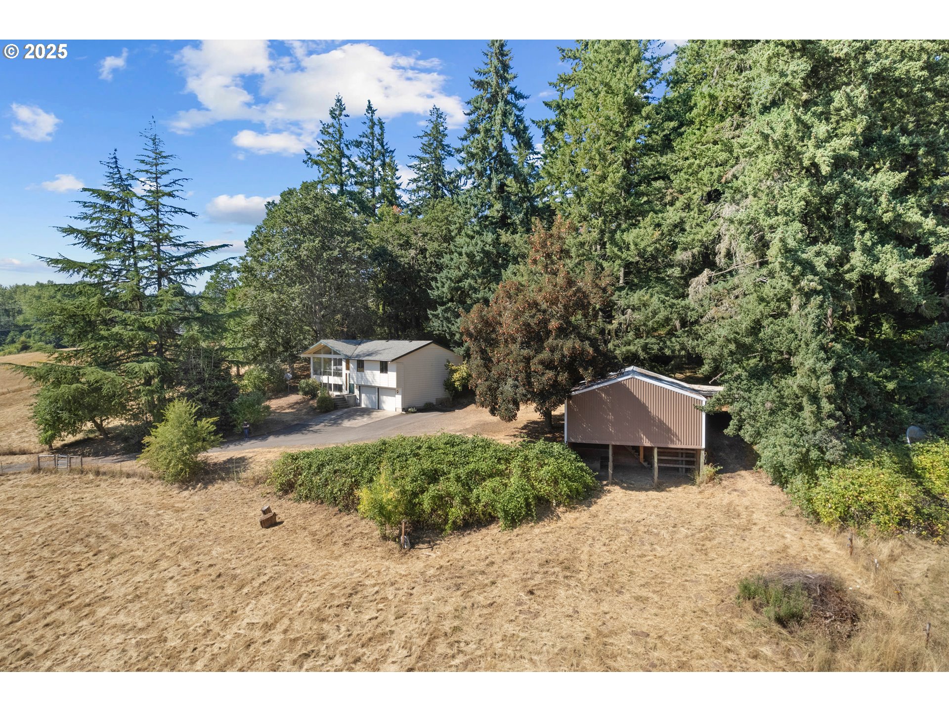 4585 Southwest Homesteader Road Wilsonville, OR 97070 - Photo 2 of 38
