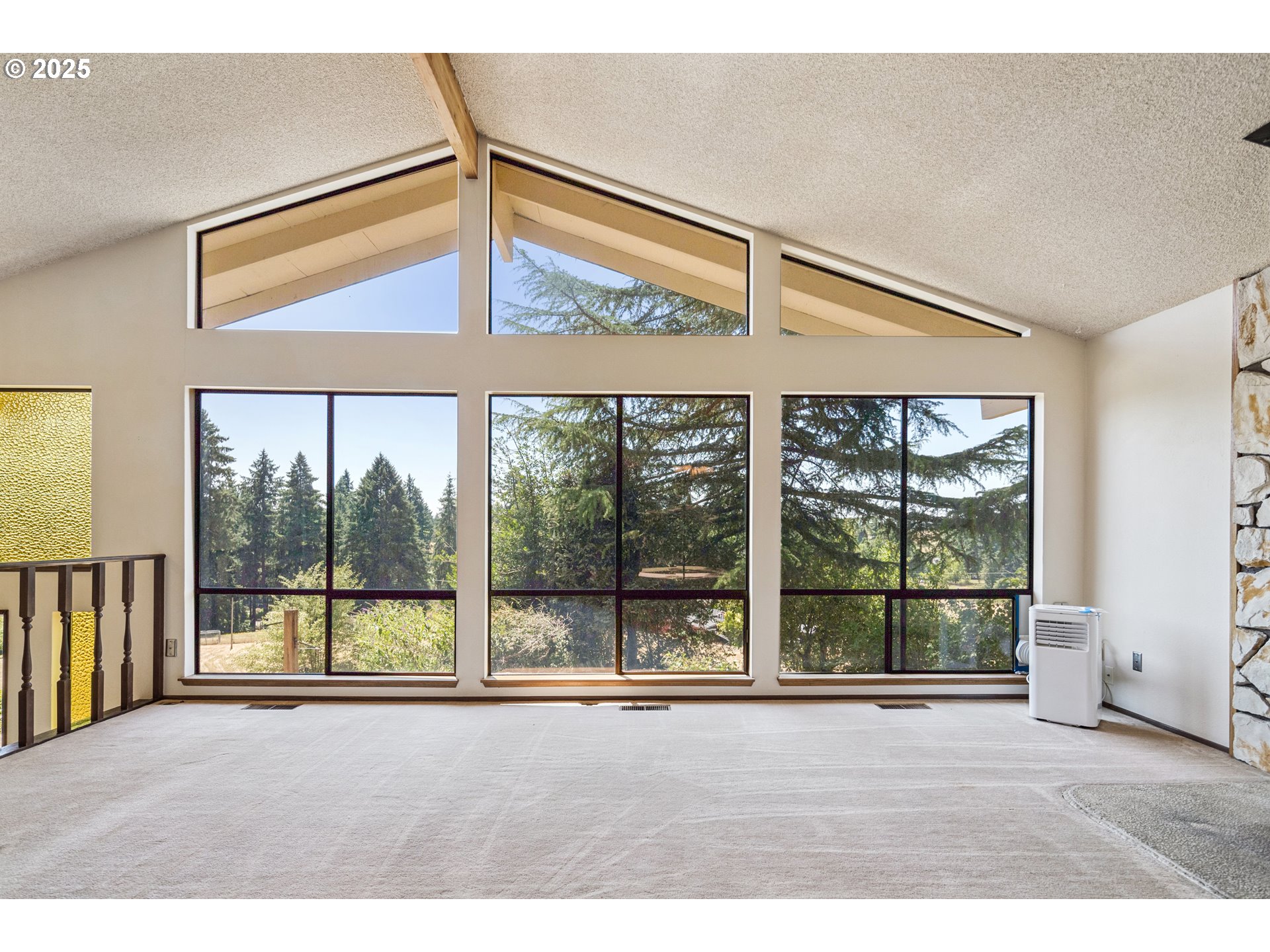 4585 Southwest Homesteader Road Wilsonville, OR 97070 - Photo 5 of 38