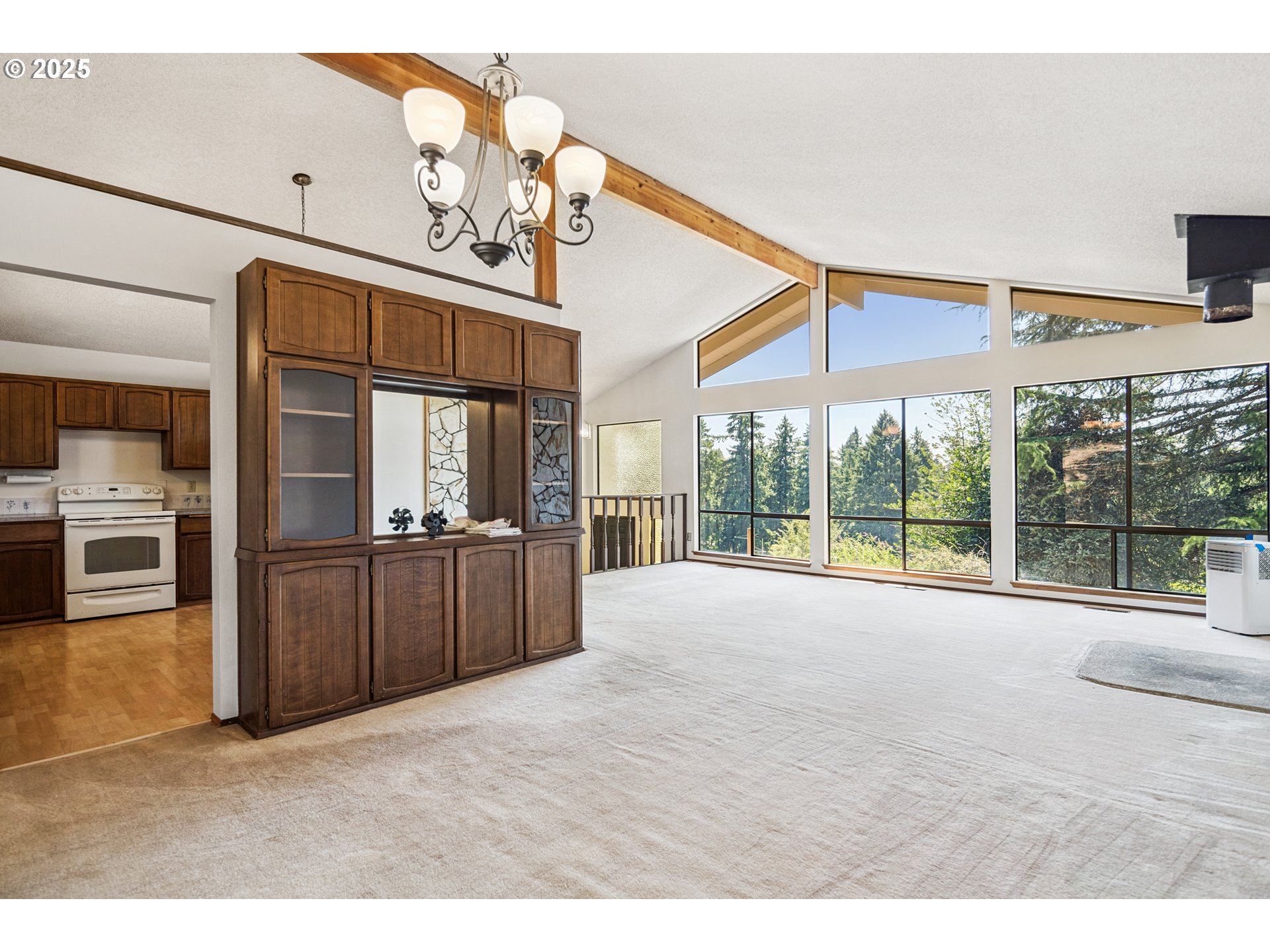 4585 Southwest Homesteader Road Wilsonville, OR 97070 - Photo 8 of 38
