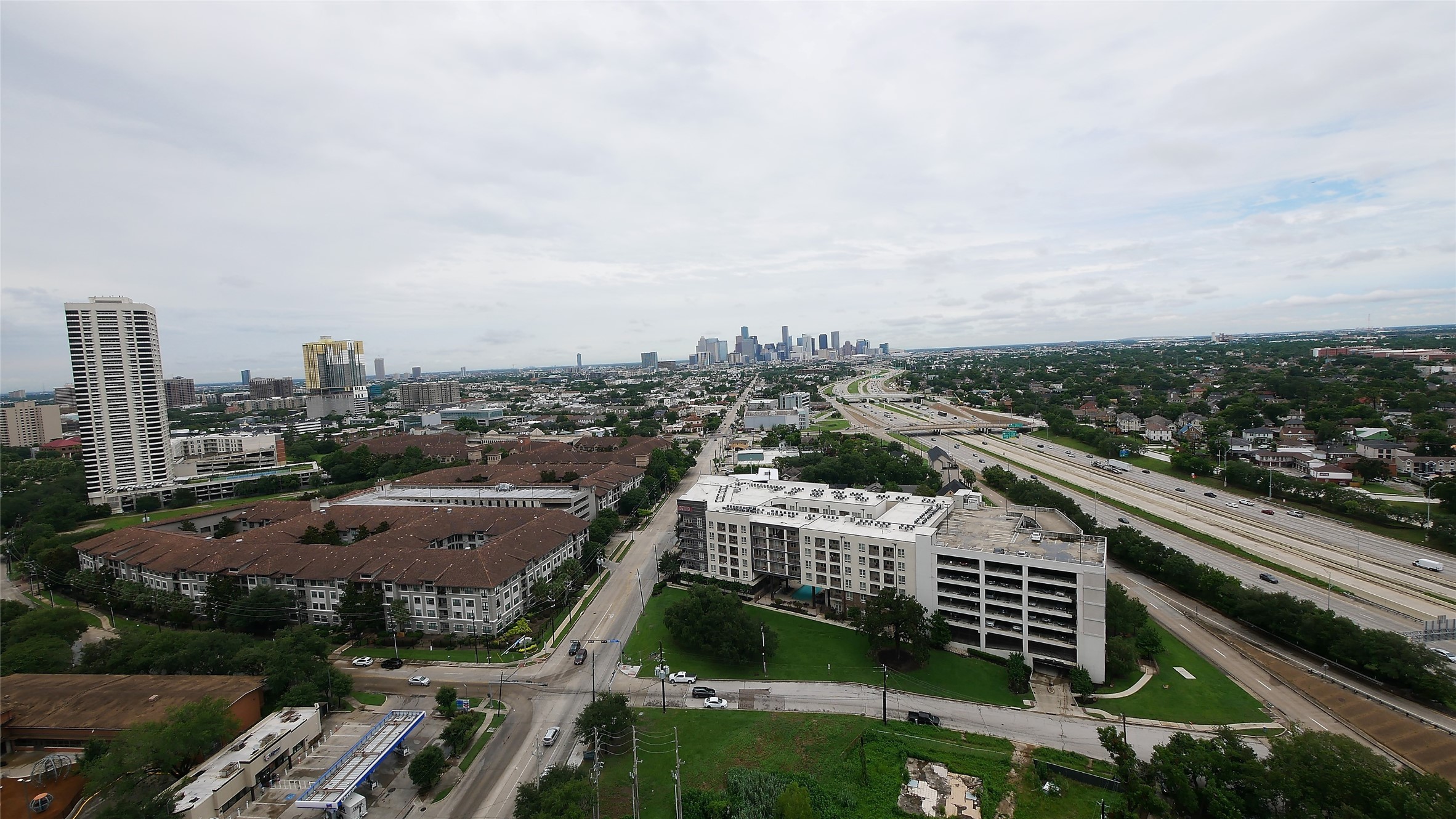 5925 Almeda Road, Unit 12113 Houston, TX 77004 - Photo 21 of 32 Entry with Valet