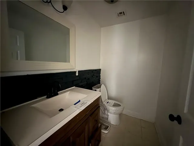 $210,000 | 204 East Urquhart Street, Chalmette, LA 70043