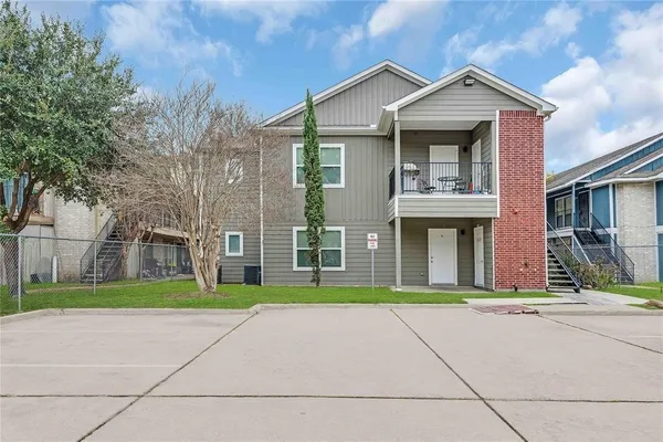 $1,300 | 6122 West Mt Houston Road, Unit A/B, Houston, TX 77088