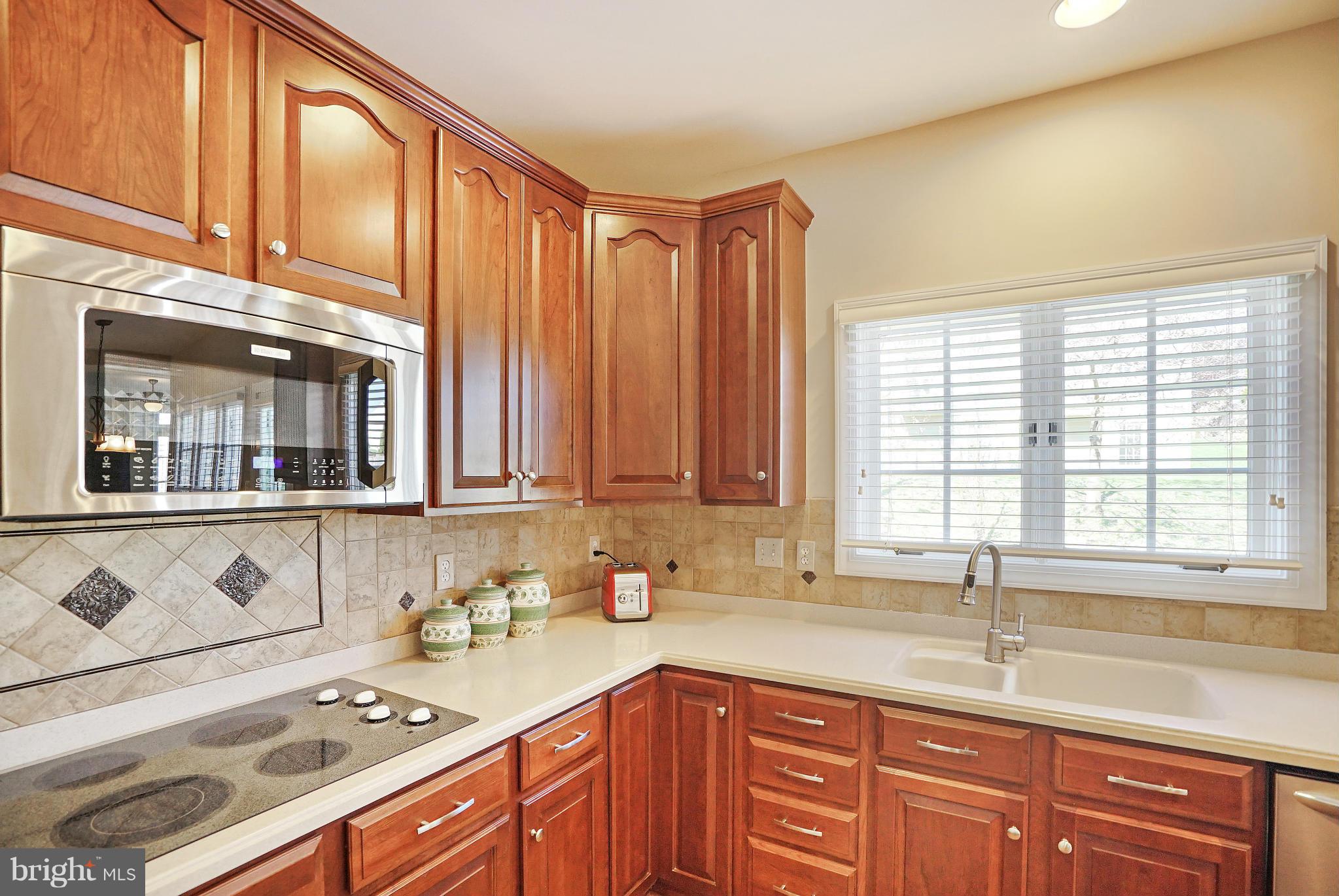 13919 Bromfield Road Germantown, MD 20874 - Photo 14 of 30 Kitchen