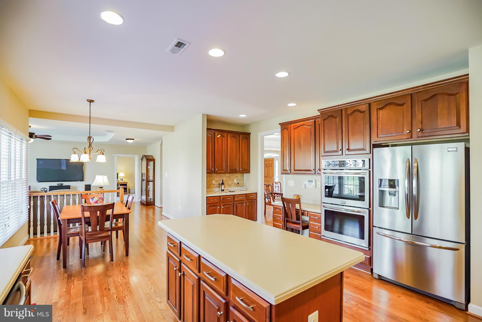 13919 Bromfield Road Germantown, MD 20874 - Photo 16 of 30 Kitchen