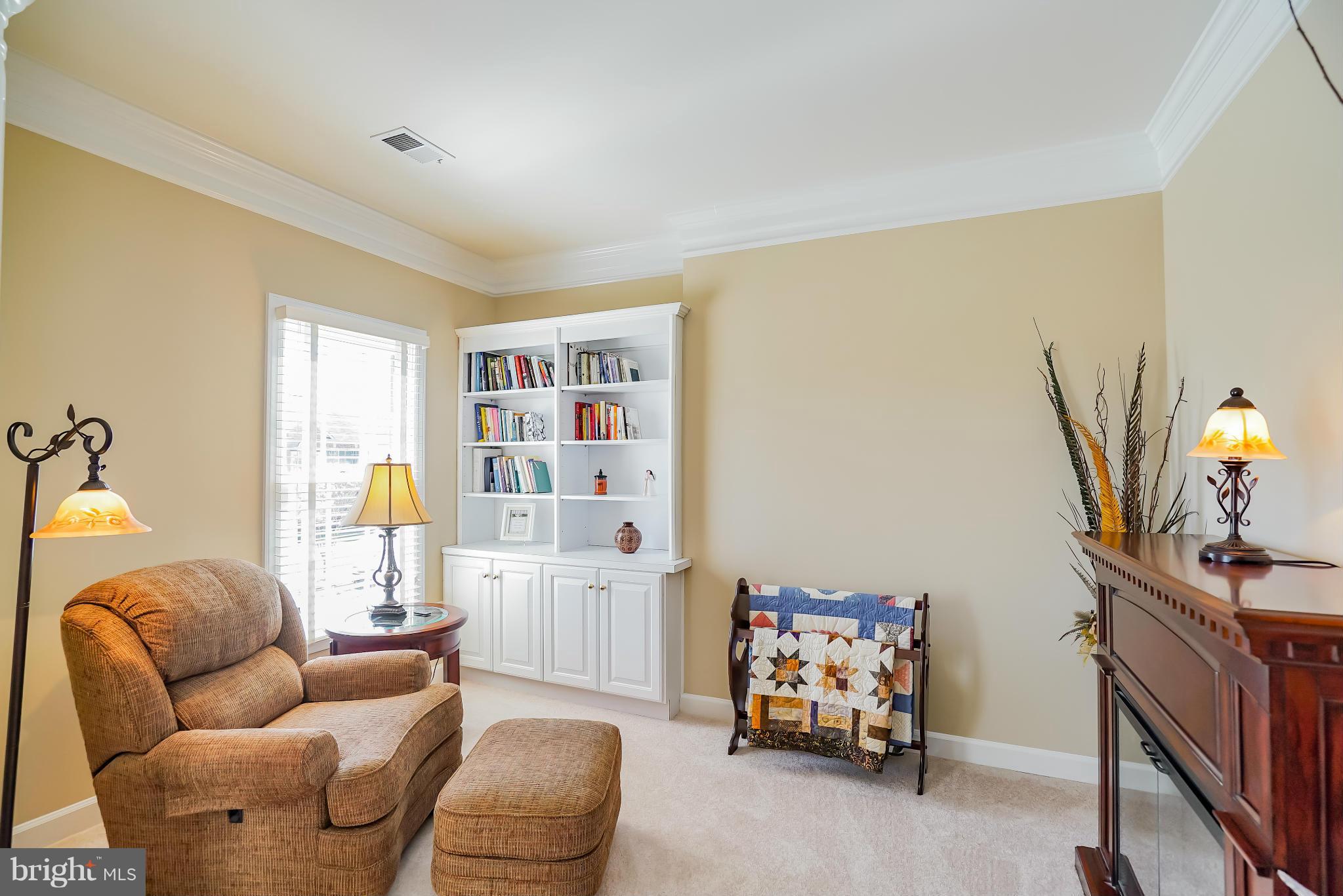 13919 Bromfield Road Germantown, MD 20874 - Photo 25 of 30 Owners suite sitting room
